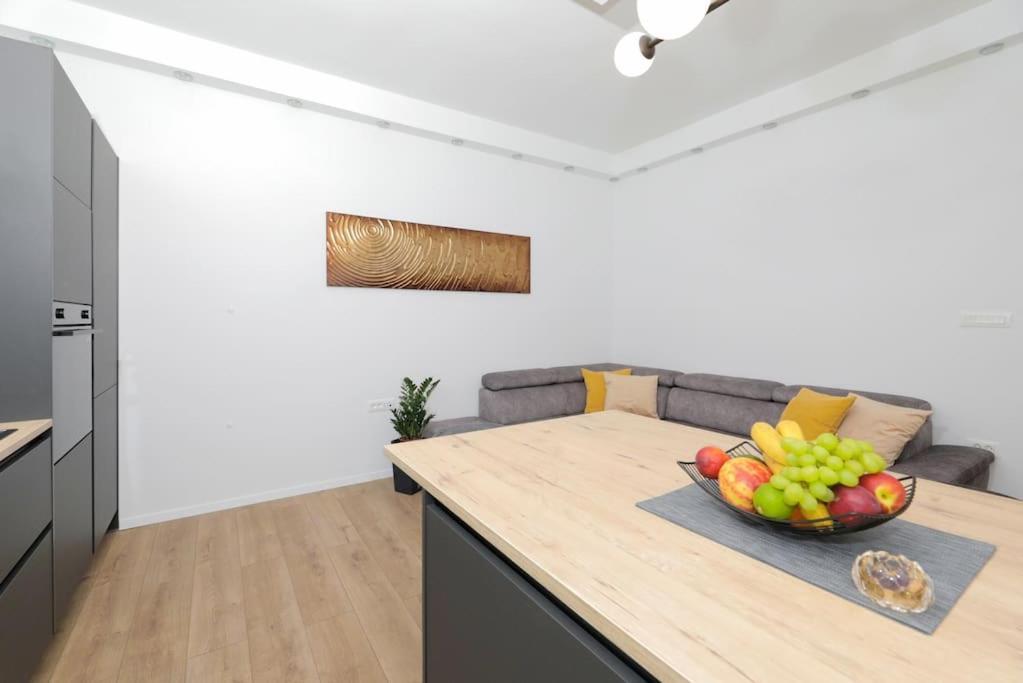 Tata Apartment สปลิท ภายนอก รูปภาพ