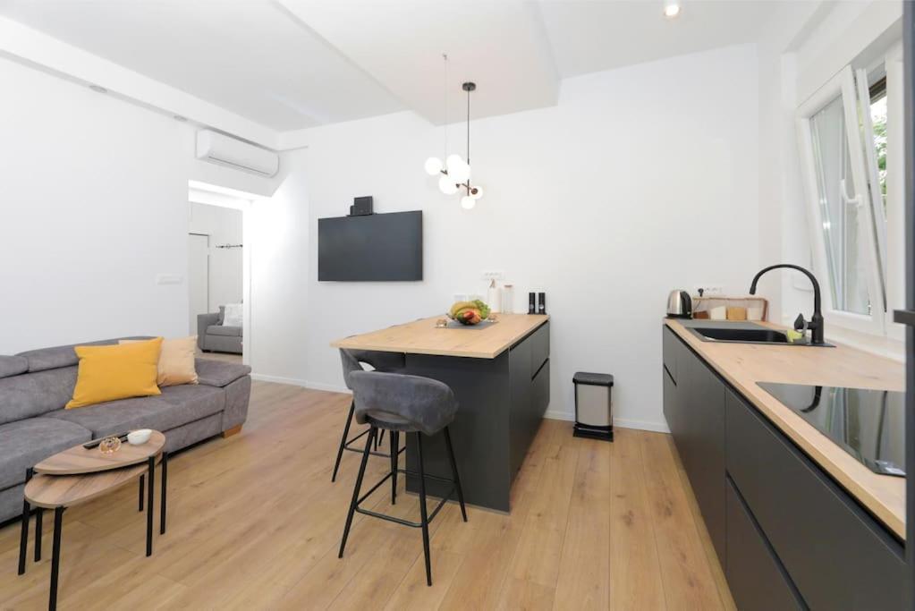 Tata Apartment สปลิท ภายนอก รูปภาพ